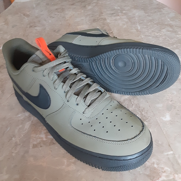 NIKE Air Force 1's '07 low Medium Olive/Starfish BQ4326-200 Men's Size 12 Shoes - Picture 11 of 16